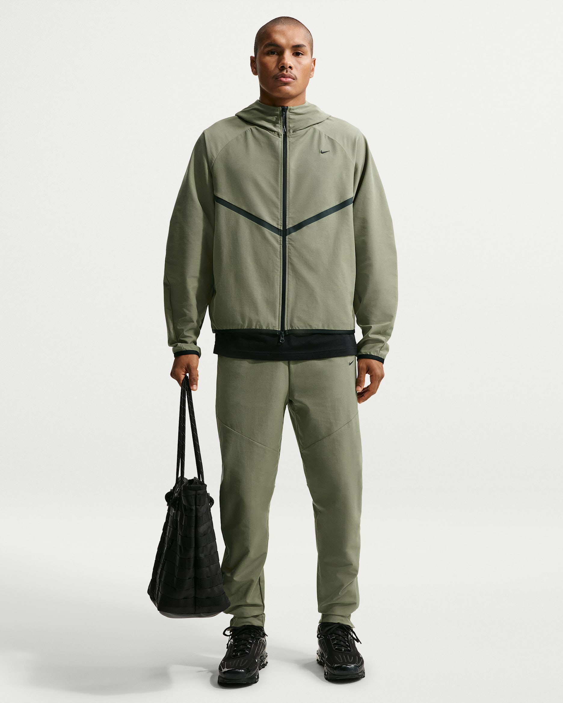 Nike Tech Men's Dri-FIT Shori Knit Pants. Nike RO